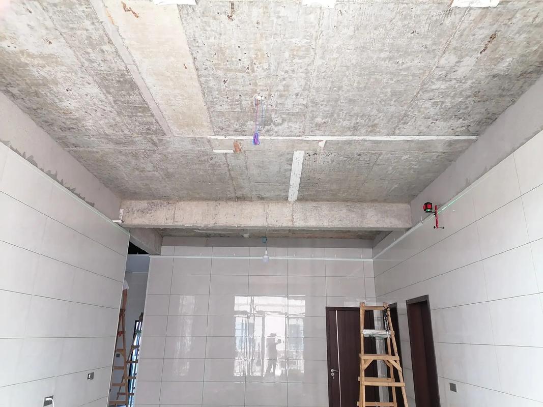 装修房子吊顶大概多少钱-客厅装修吊顶一个平方多少钱？