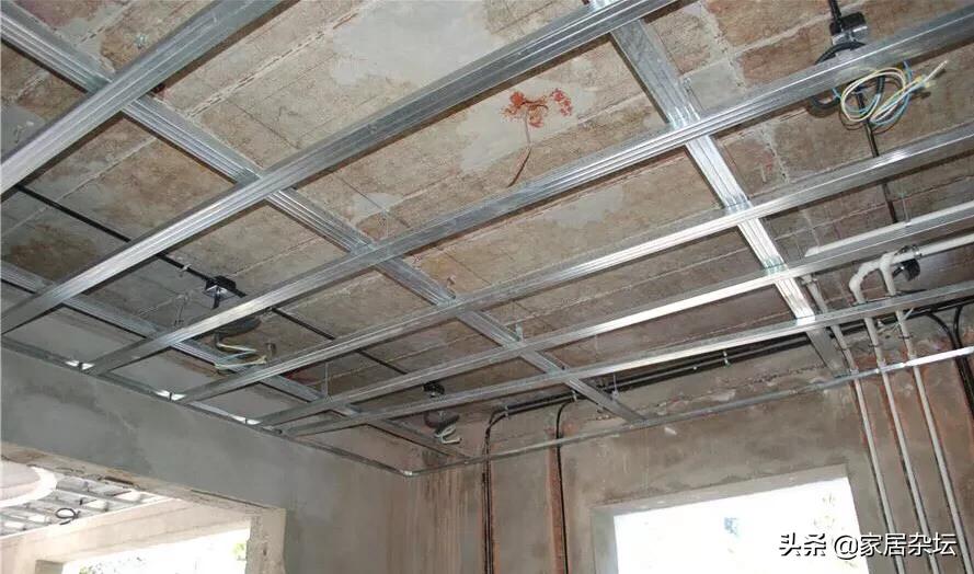 家装吊顶轻钢龙骨好还是木龙骨好-吊顶龙骨用轻钢好还是木龙骨好？