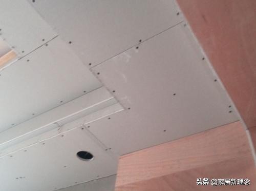 厨房吊顶材料有哪几种-厨房吊顶用石膏板还是铝扣板？