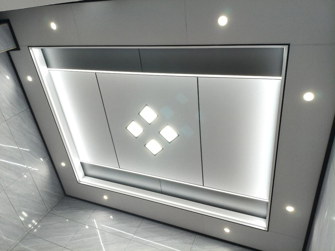 装修房屋吊顶多少钱一平方?-门面装修吊顶多少钱一平方？