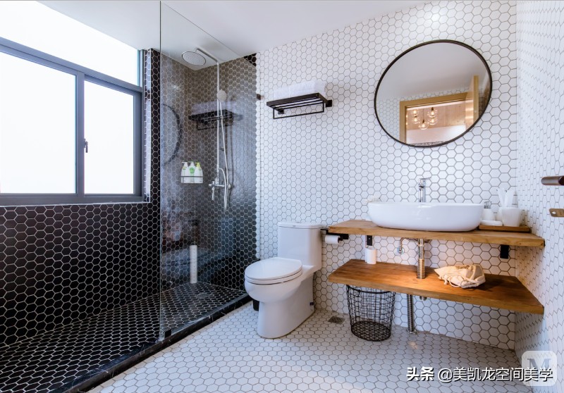 大宅装修效果图-农村的两层小别墅怎么装修好？客厅全屋贴瓷砖，电视背景墙该怎么设计？