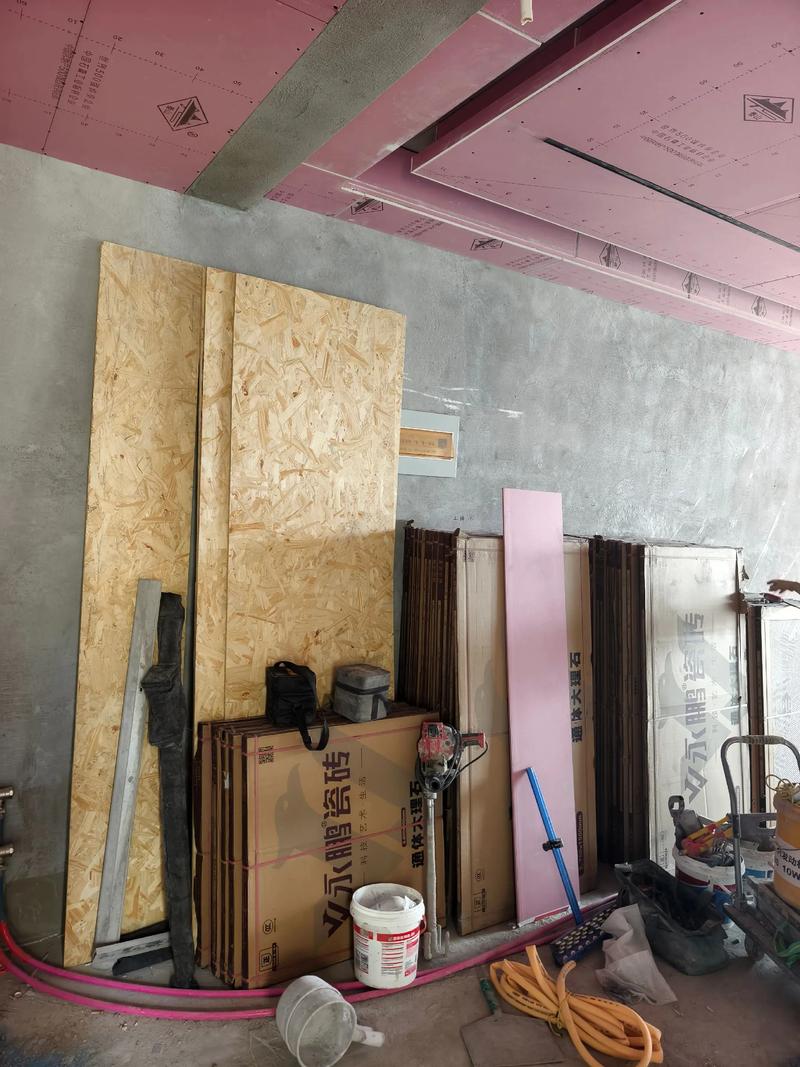 聊聊装修-现在什么技术工作好？木工，瓦工一天多少钱？